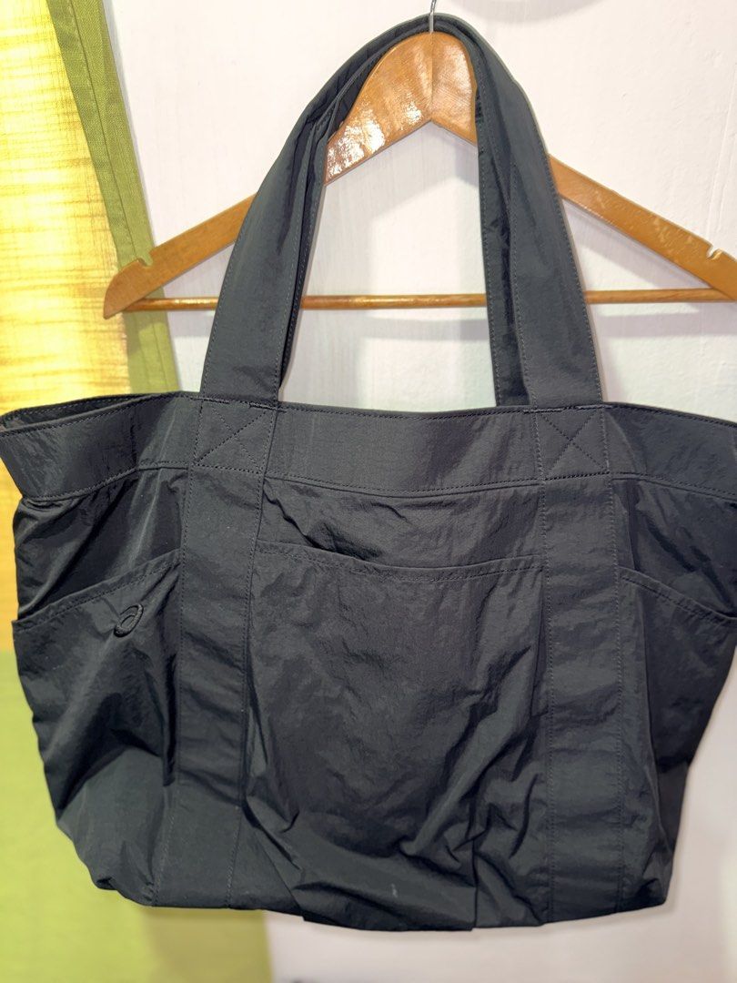 asics hand bag carry on (Category: Belt bags, Clutches and Pouches) located in Imus. Submitted by marksprelovedxoxo (Listing ID 1466970009, Image 1). Description: .