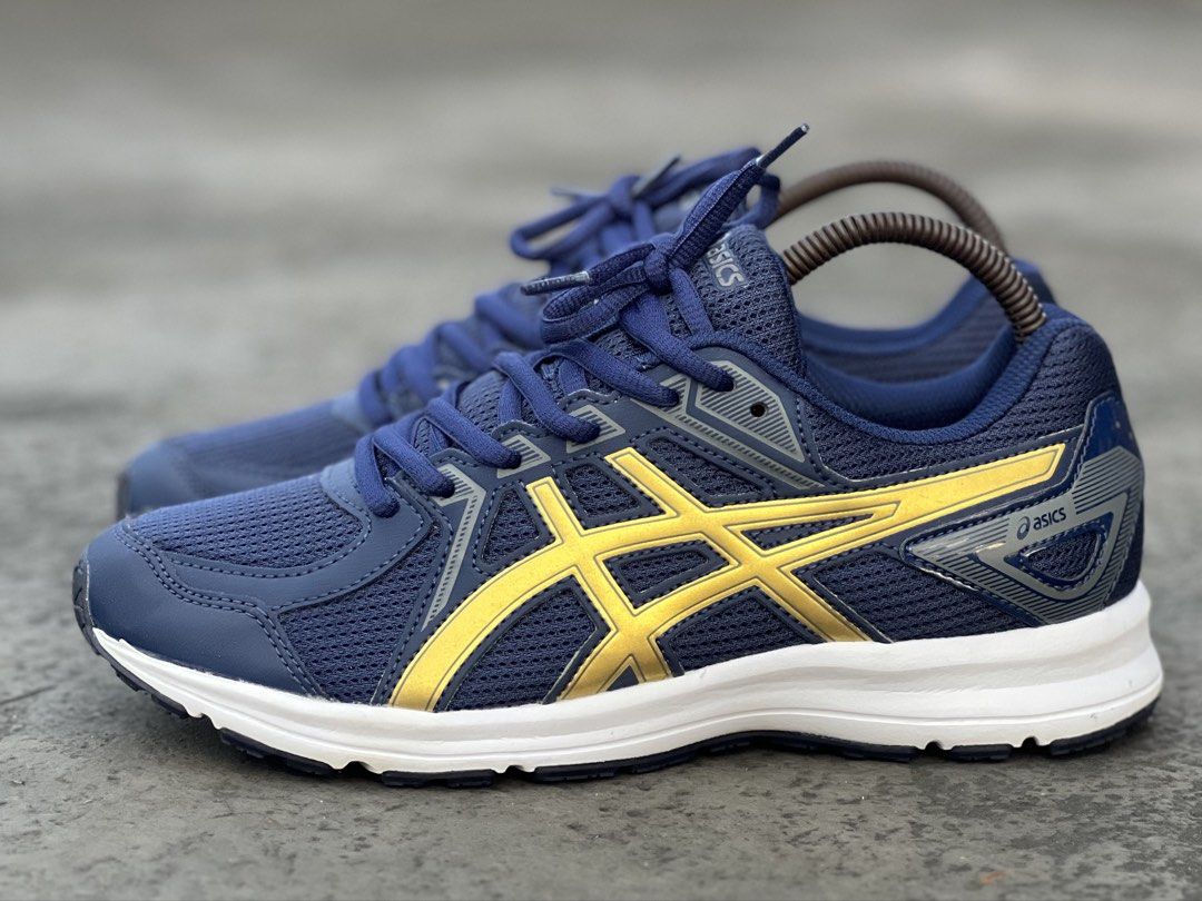 Asics jog running shoes training shoes (Category: Sneakers) located in Quezon City. Submitted by store_4_all_season (Listing ID 1466949100, Image 1). Description: Size 6us mens / 7.5 us womens / 24.5 cm Used - like new 📩📩📩.