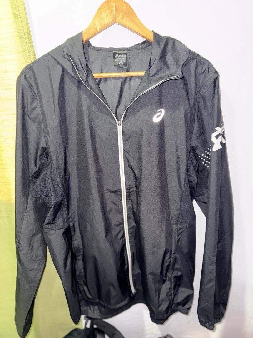 asics wind breaker (Category: Hoodies) located in Imus. Submitted by marksprelovedxoxo (Listing ID 1466969919, Image 2). Description: .