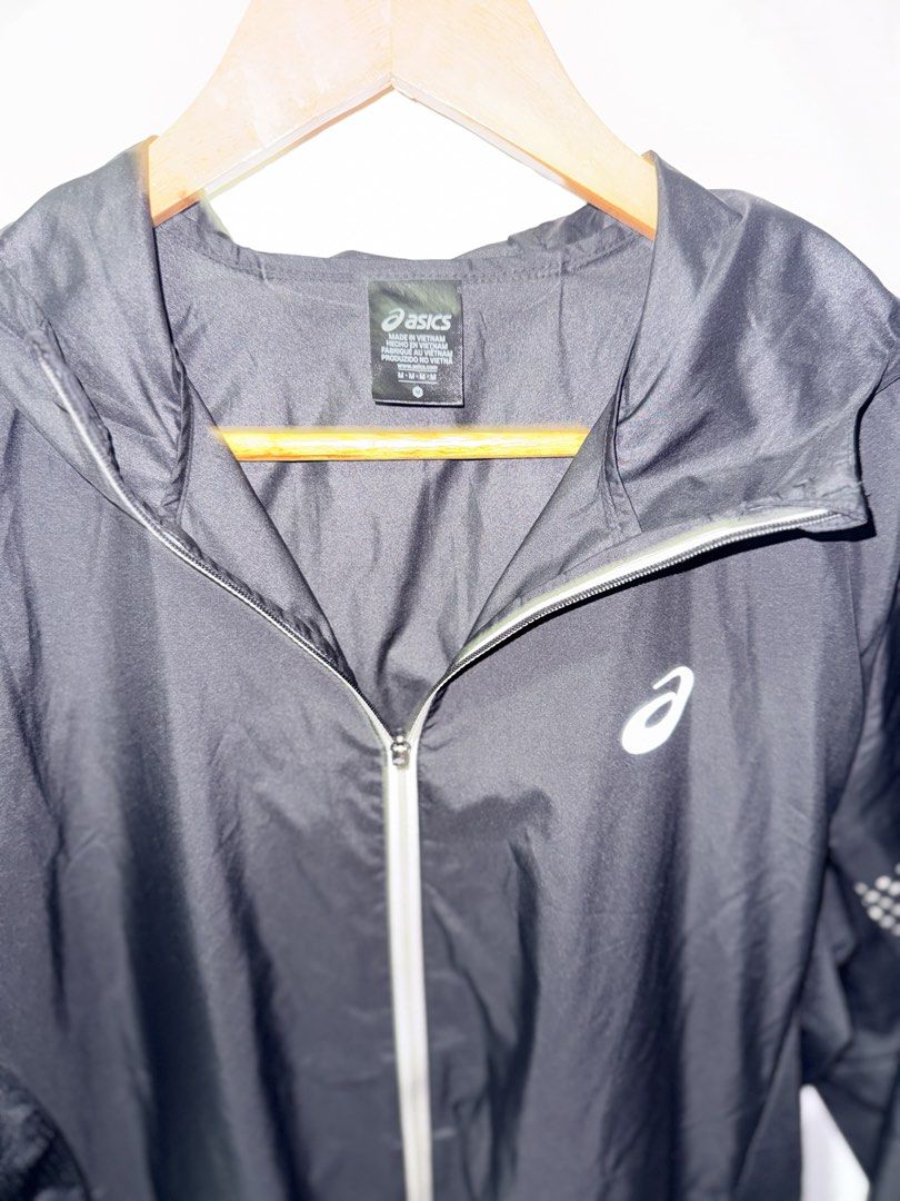asics wind breaker (Category: Hoodies) located in Imus. Submitted by marksprelovedxoxo (Listing ID 1466969919, Image 3). Description: .