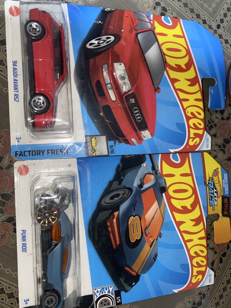 Assorted Hot Wheels Diecast Cars Set (Category: Vehicle & Diecast Models) located in Manila. Submitted by repsszzx (Listing ID 1466811256, Image 3). Description: -Gentri loc -Negotiable.