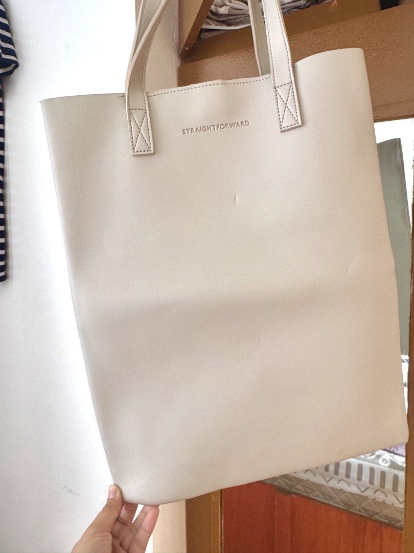 ASSORTED WOMENS BAG FOR SALE (Category: Tote Bags) located in Manila. Submitted by ksraa (Listing ID 1466791058, Image 3). Description: All ₱300 each All good to like-new condition Barely used Location: Welcome Rotonda, QC Shipping nationwide via LBC (shouldered by buyer).