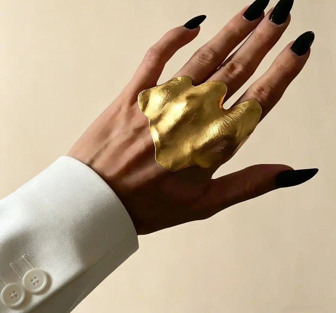 Assymetrical Knuckle Ring (Category: Luxury Accessories) located in Rizal. Submitted by quickshark.aa27d2 (Listing ID 1466964883, Image 1). Description: Pre-order will come from India.