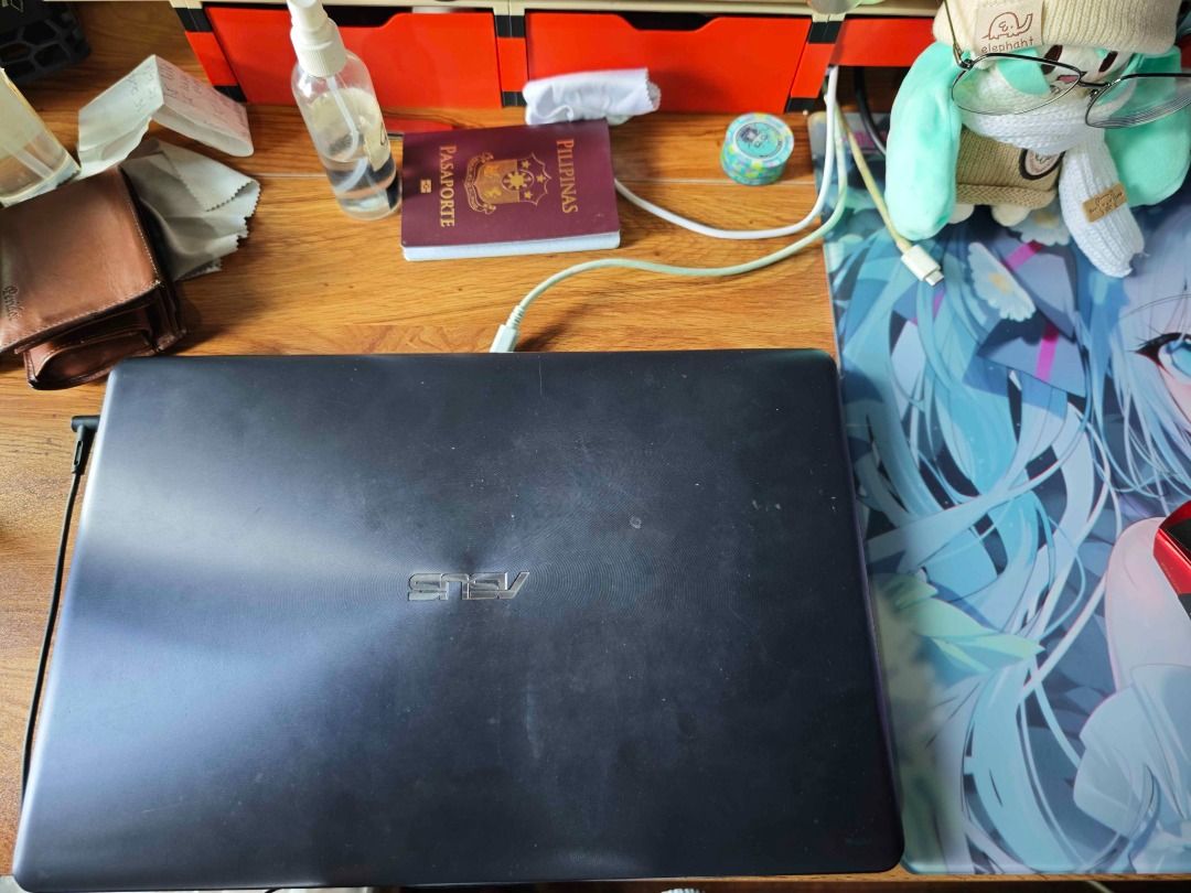 Asus X542u (Category: Laptops & Notebooks) located in La Trinidad. Submitted by zaikiri (Listing ID 1466847177, Image 2). Description: Laptop/Charger only -i5 7200u (Intel HD 620) -940MX -4GB SODIMM DDR4 (2 slots are expandable not soldered.) -1TB HDD (also boot drive) Issues: -Battery is practically dead it can only last a few minutes unplugged recommended to replace if using for on the go. -1 Screw on the corner missing at the back Recommended 
