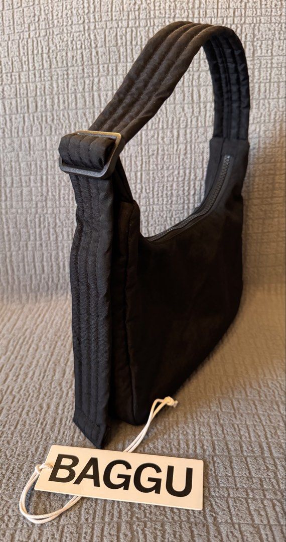 Authentic Baggu Mini Nylon Shoulder Bag (Category: Shoulder Bags) located in Mandaluyong City. Submitted by axos723 (Listing ID 1466827074, Image 2). Description: ➡️Please read item description carefully below (click read more 👇) ➡️Personal Preloved ➡️Item is AVAILABLE ➡️1-Day Reservation only ➡️First to pay gets the item ➡️For SURE BUYERS only please. -Price:1900+ SF (Original price from Certified Calm P3350-Pls see photo of tag -Brand: Baggu -