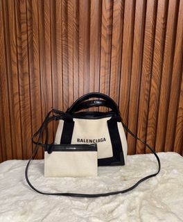(Category: ) located in . Submitted by luxshoppe88 (Listing ID 1466876458, Image 1). Description: .