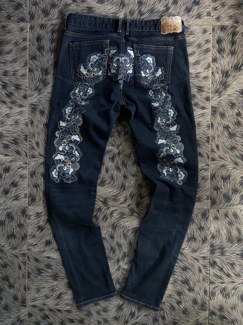 Authentic Evisu Daicock Ornate Floral Cloud (Category: Jeans) located in Manila. Submitted by streetnattylituptown (Listing ID 1466792677, Image 1). Description: Authentic Evisu Daicock Ornate Floral Cloud -Authentic -Daicock -Excellent Condition Dimes: Length: 38 Width: 32 Leg Opening: 6 UNLI VC UNLI VOUCH CABUYAO LAGUNA DM IF INTERESTED.