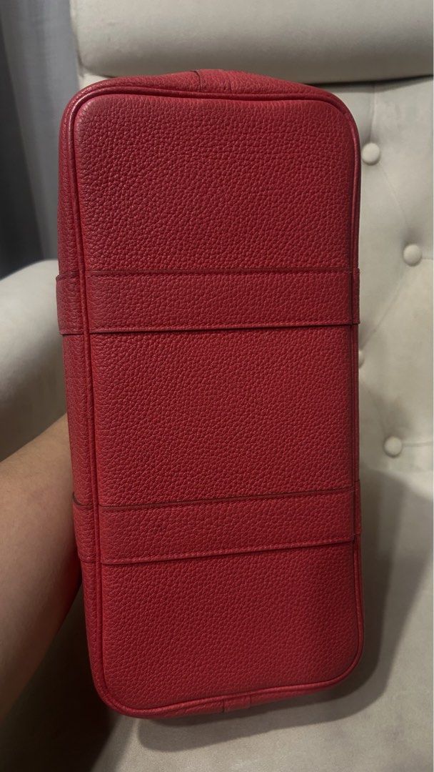 Authentic Hermes gpt 30 (Category: Luxury Bags & Wallets) located in Marikina City. Submitted by luxxxxiiess (Listing ID 1466912968, Image 3). Description: authentic hermes gpt 30 stamp b prestine condition selling low .