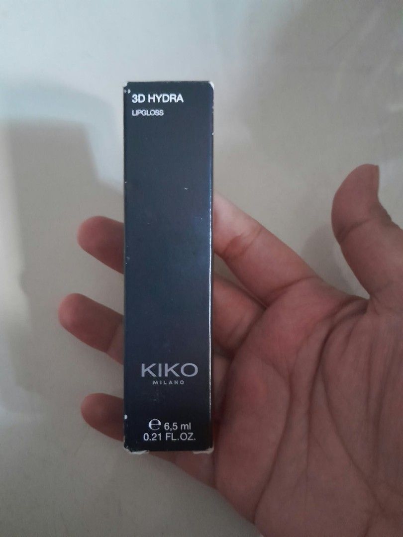 AUTHENTIC KIKO MILANO 3D HYDRA LIPGLOSS (Category: Makeup) located in Taguig. Submitted by bagsstash2.0 (Listing ID 1466837686, Image 3). Description: •Original price is PHP1,300 but selling it for only PHP500 •Swatched only once to check the shade (never been applied to lips) •RFS: Decluttering.