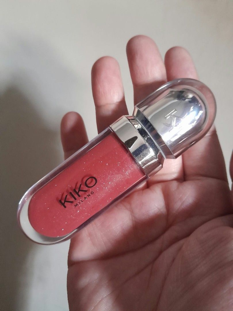 AUTHENTIC KIKO MILANO 3D HYDRA LIPGLOSS (Category: Makeup) located in Taguig. Submitted by bagsstash2.0 (Listing ID 1466837686, Image 1). Description: •Original price is PHP1,300 but selling it for only PHP500 •Swatched only once to check the shade (never been applied to lips) •RFS: Decluttering.
