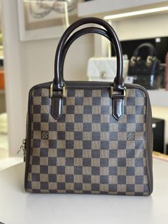 (Category: ) located in . Submitted by Myrzluxuryauthentic (Listing ID 1466863023, Image 1). Description: .