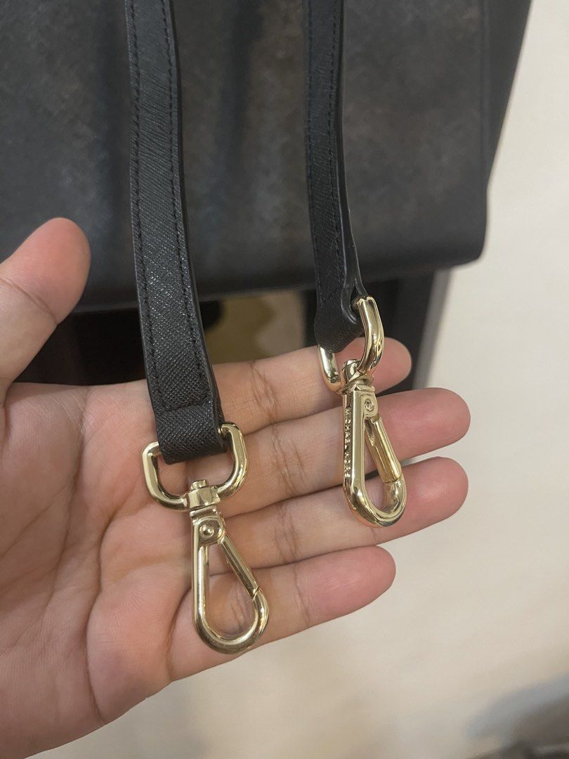 Authentic Michael Kors Vintage Selma Bag (Category: Tote Bags) located in Bulacan. Submitted by nikkiac3 (Listing ID 1466968485, Image 3). Description: .
