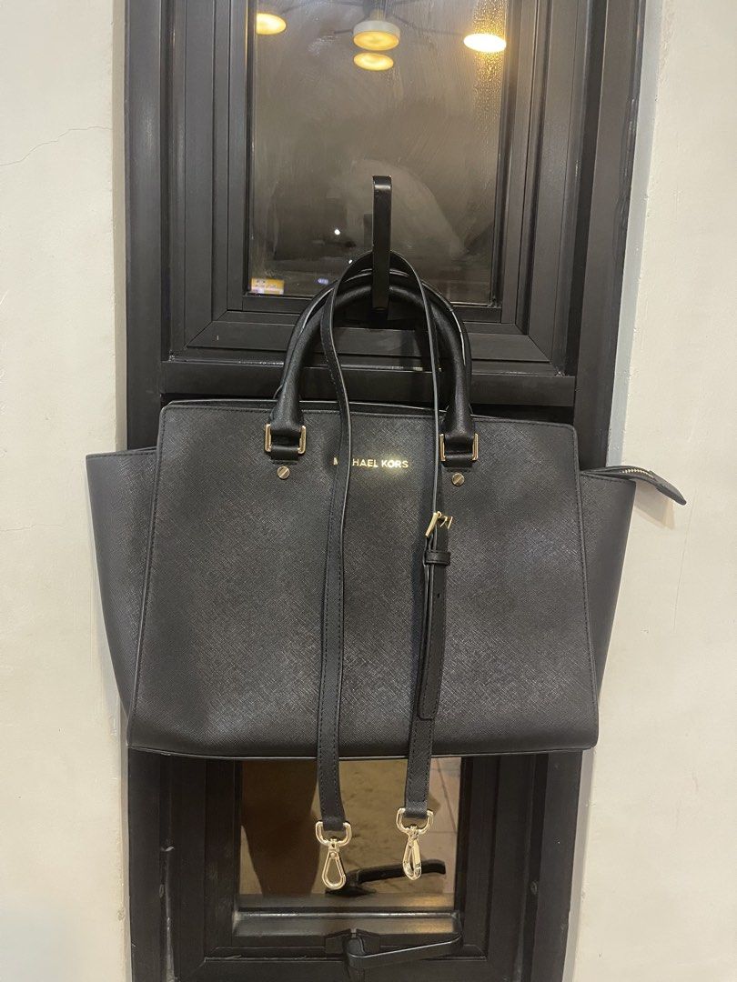 Authentic Michael Kors Vintage Selma Bag (Category: Tote Bags) located in Bulacan. Submitted by nikkiac3 (Listing ID 1466968485, Image 2). Description: .