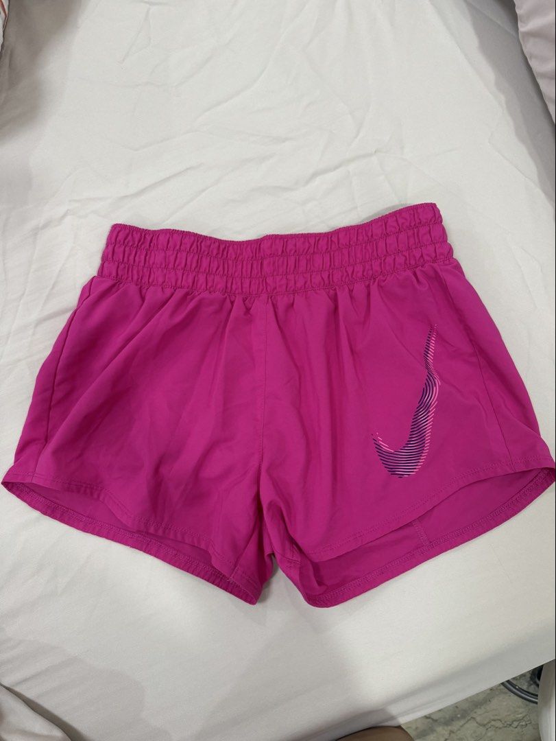 Authentic Nike Running/workout shorts LARGE (Category: Activewear) located in Angeles City. Submitted by elempi.declutter (Listing ID 1466859930, Image 1). Description: Used 3 times only No issue No discoloration Bought in Nike Store.