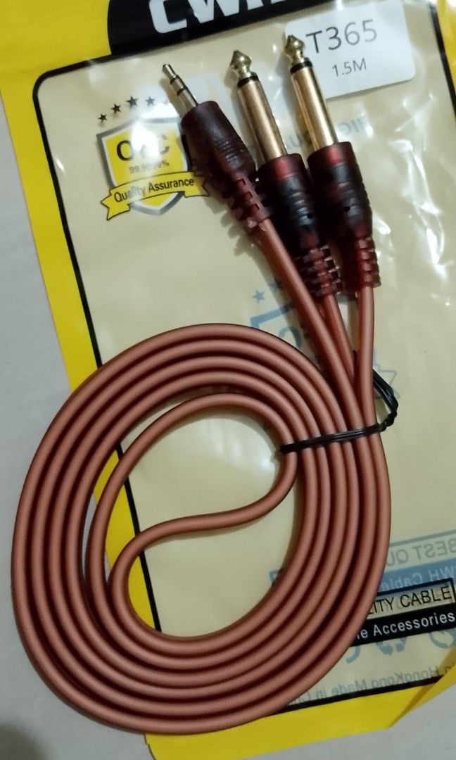 AUX 3.5 MIC 6.5 (Category: Other Audio Equipment) located in Quezon City. Submitted by hajjasittienor (Listing ID 1466926183, Image 1). Description: BRAND NEW PO AUX 3.5 MIC 6.5 CABLE 1.5 METER. ..PWEDE PICK UP ..PWEDE COD AVIDA TOWER NEW MANILA COL BONNY SERRANO AVE QC.