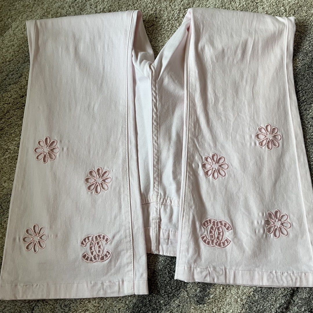 Baby Pink Flared Jeans (Category: Jeans) located in Muntinlupa City. Submitted by impulsiveasf (Listing ID 1466887296, Image 2). Description: bought in platinum bangkok.