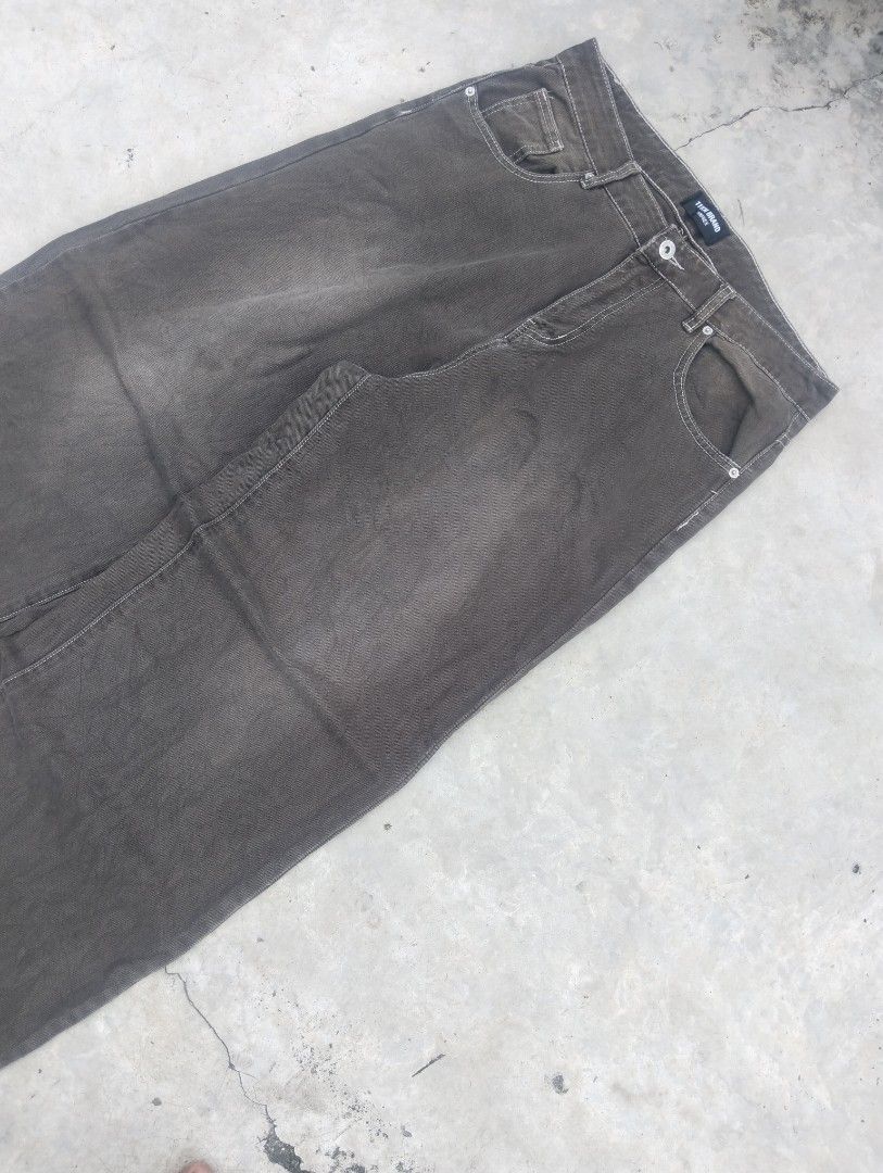 Baggy (Category: Jeans) located in Mandaue City. Submitted by thrifted.coo (Listing ID 1466816521, Image 3). Description: W-33 L-42 T-14 H-11.5.
