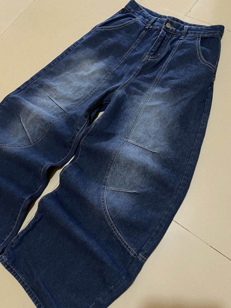 BAGGY PANTS (Category: Jeans) located in San Pablo. Submitted by tripnthrift15 (Listing ID 1466883201, Image 2). Description: BAGGY PANTS SIZE 30 LENGTH 39 LEG OPENING 11 THIGH 14 .