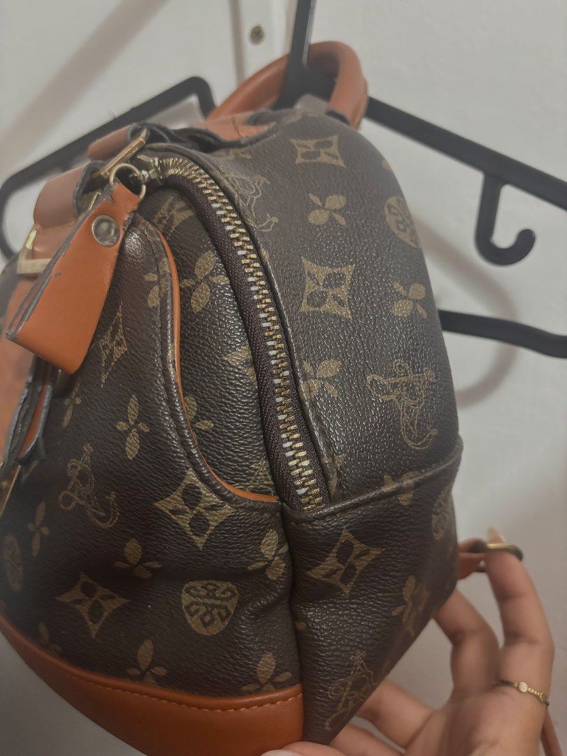 BAGS FOR SALE (Category: Backpacks) located in Manila. Submitted by mikaels. (Listing ID 1466969836, Image 3). Description: 500 for both SLIGHTLY USED .