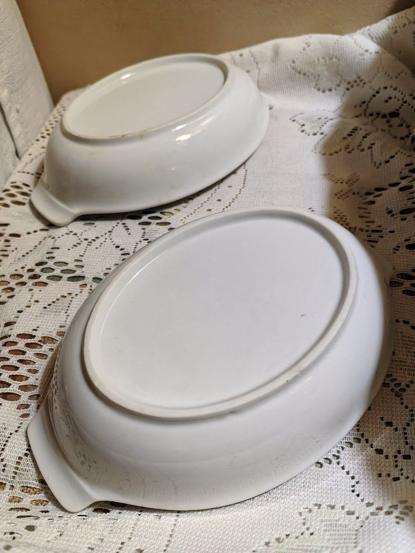 Baking dish 7x5" set of 2 (Category: Bakeware) located in Manila. Submitted by luckycharm_215 (Listing ID 1466921242, Image 2). Description: vgc.