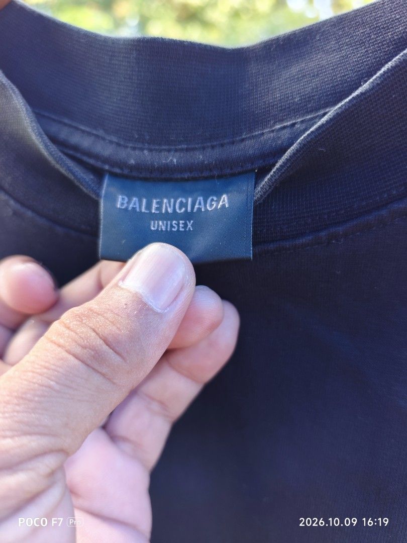 Balenciaga (Category: Activewear) located in Mexico. Submitted by josephnuqui1980 (Listing ID 1466864292, Image 3). Description: Balenciaga Political Campaign T-Shirt Black.
