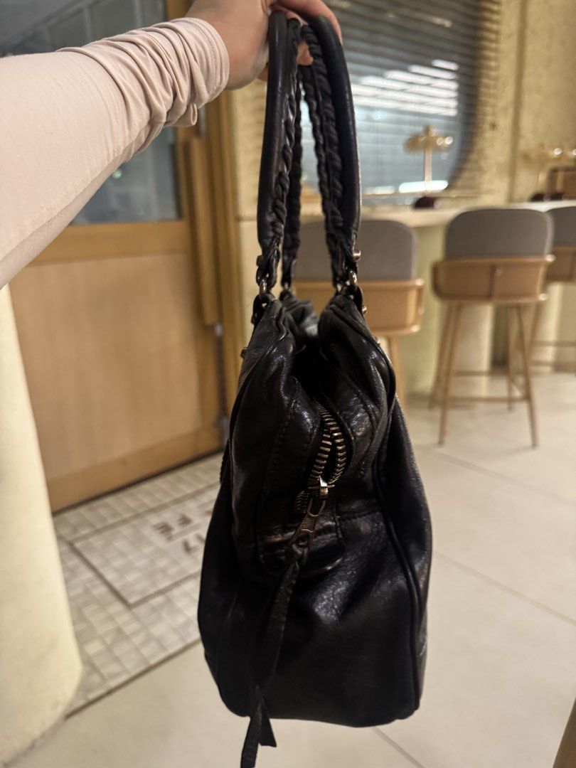 Balenciaga bowler (Category: Luxury Bags & Wallets) located in Taguig. Submitted by byebyebabies (Listing ID 1466794535, Image 3). Description: Balen with authentication and dustbag.