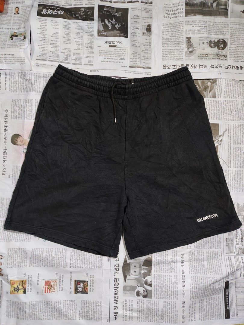 BALENCIAGA SHORT HEAVY CLOTH (Category: Shorts) located in Roxas. Submitted by mlvthrift (Listing ID 1466890364, Image 2). Description: 9.2/10 colo rate.