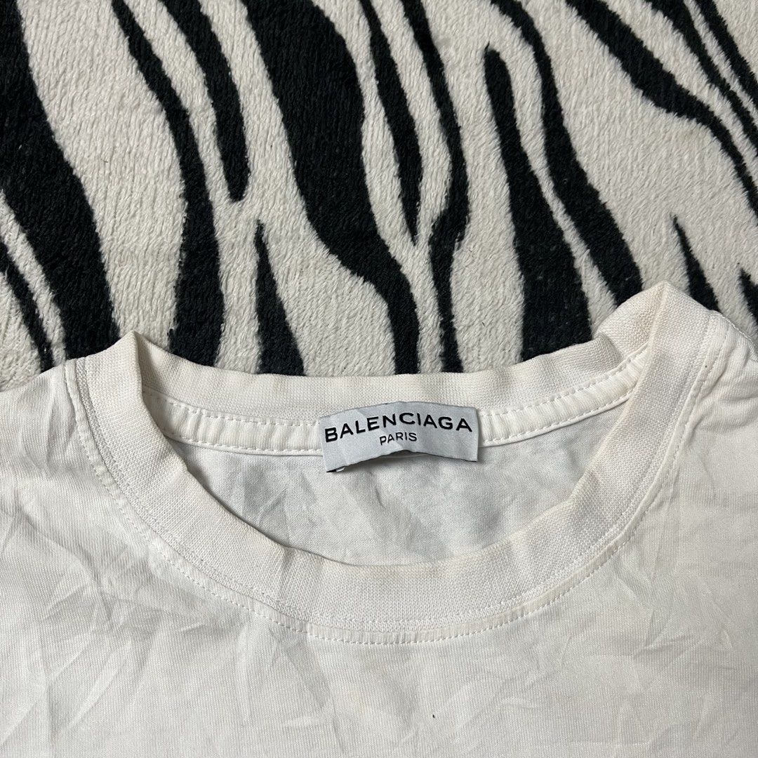 Balenciaga tshirt (Category: Shirts) located in Manila. Submitted by royaldripmanila (Listing ID 1466967270, Image 2). Description: Need wash only W16.5 L22.