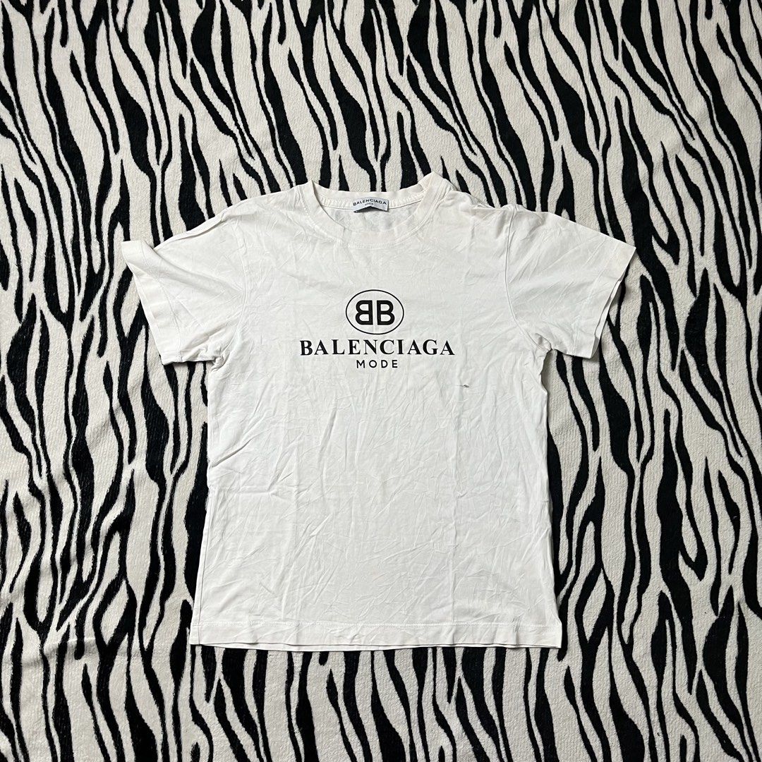 Balenciaga tshirt (Category: Shirts) located in Manila. Submitted by royaldripmanila (Listing ID 1466967270, Image 1). Description: Need wash only W16.5 L22.