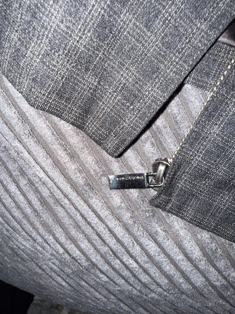 BALENCIAGA VINTAGE JACKET (Category: Home Fragrance) located in Angeles City. Submitted by migs_font29 (Listing ID 1466831524, Image 3). Description: .