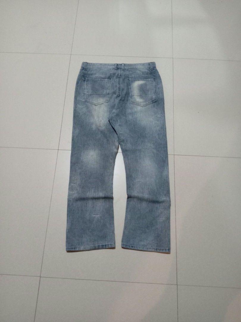 BALENCIAGA XL (Category: Jeans) located in Paranaque City. Submitted by reben_0430 (Listing ID 1466892184, Image 2). Description: waist: 32 length: 41 thighs: 12 hem: 9 .