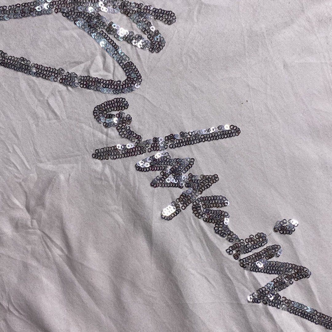 Balmain Embellished Script Shirt (Category: Activewear) located in Bacolod City. Submitted by quiarakazelxx (Listing ID 1466949705, Image 3). Description: Size: Large (fitted) Width: 22.5 Length: 28 Flaws: Needwash •Sign of wear Pm to purchase📩.