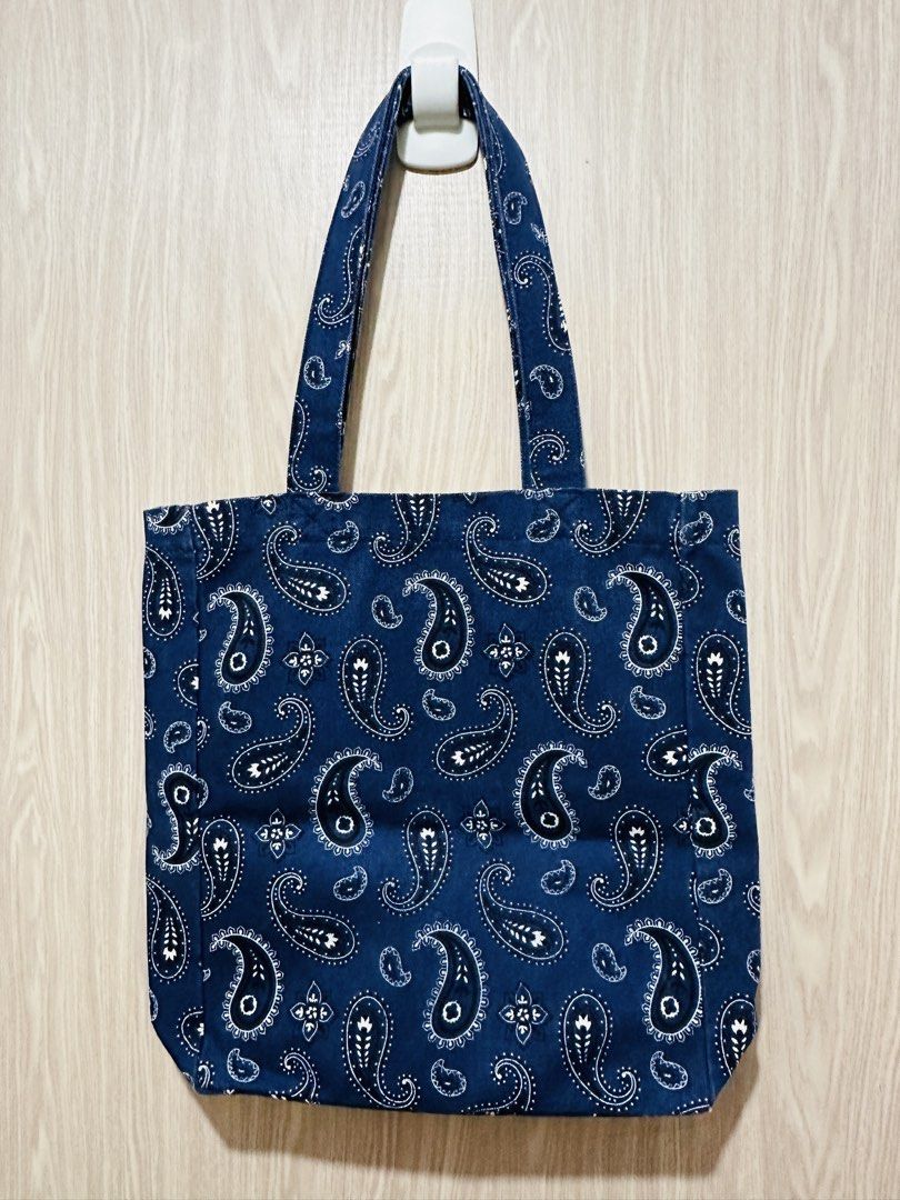 Bandana Pattern APC Tote Bag (Category: Tote Bags) located in Quezon City. Submitted by mikemofu (Listing ID 1466962521, Image 2). Description: Authentic APC Unique blue bandana pattern Canvas material Unisex Vinyl print logo.