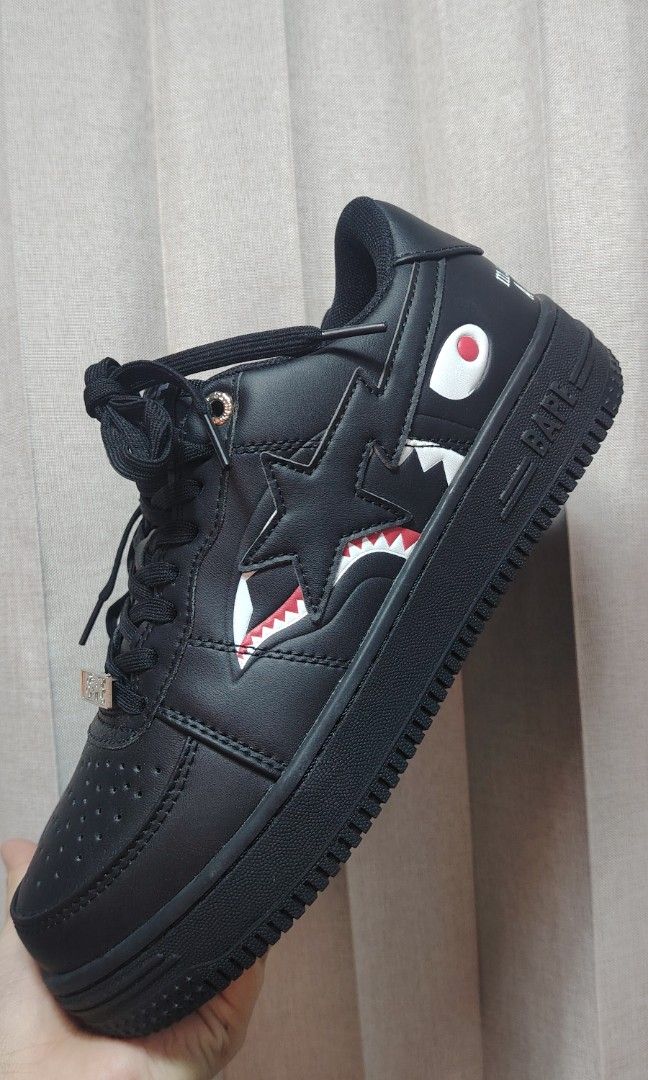 BAPE BLACK SHARK COLLABORATION (Category: Sneakers) located in Balayan. Submitted by pinkyshawt (Listing ID 1466830201, Image 1). Description: Issue : box only sira Lang 8 US 26 CM.