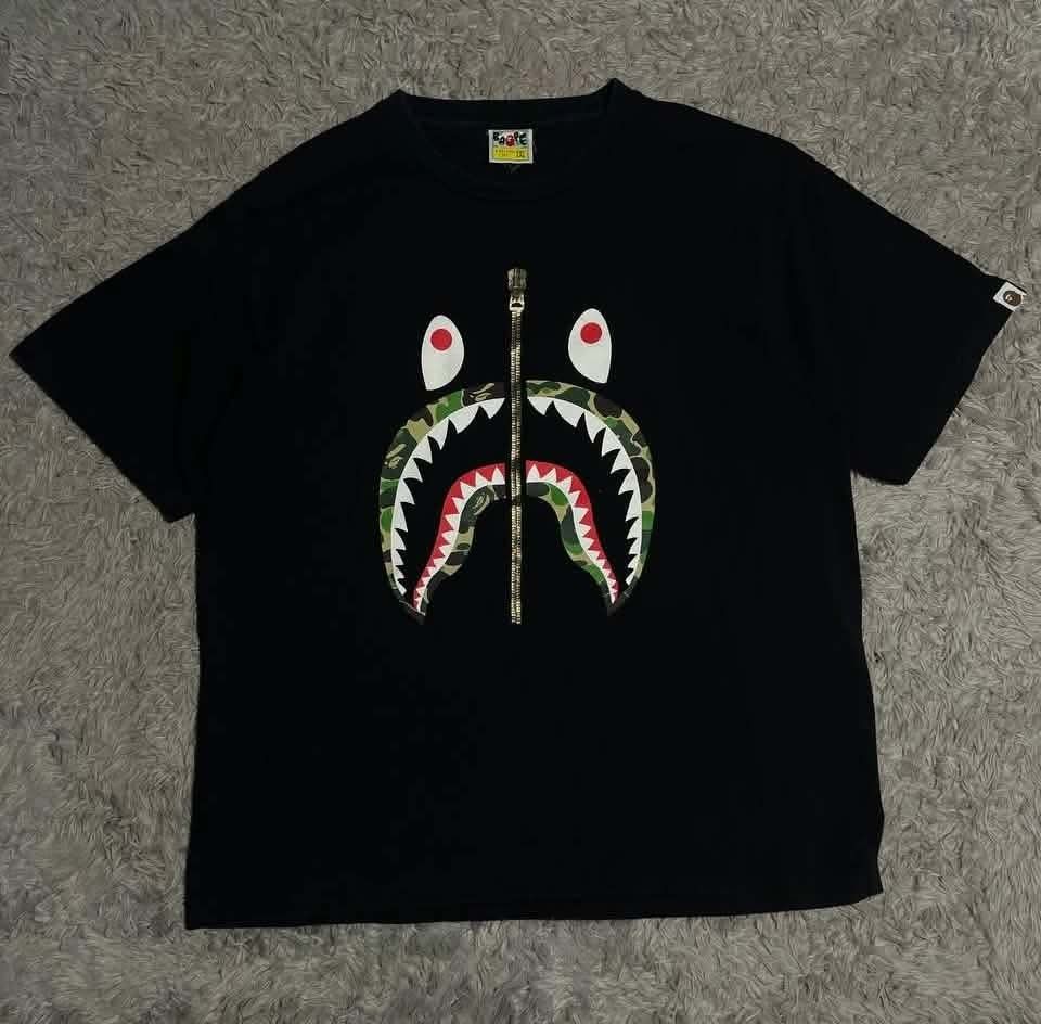 Bape shark legit (Category: Tshirts & Polo Shirts ) located in Alaminos. Submitted by stafits4youuu (Listing ID 1466310834, Image 1). Description: 23 x 29 good as new no issue authentic.