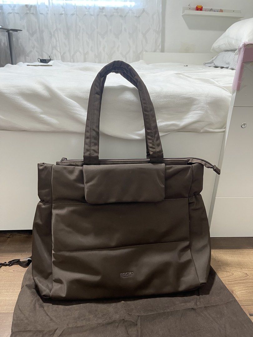 BASH Gateway Weekday Tote (Category: Shoulder Bags) located in Manila. Submitted by cheggo (Listing ID 1466934346, Image 1). Description: used once for a trip to the USA super spacious with lots of pocket ✨ will include the dust bag rfs: bought a new bag.
