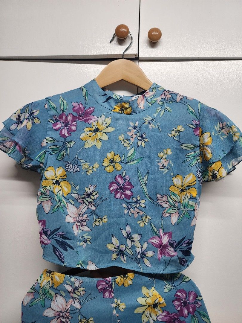 Bershka Blue Floral Two Piece Set (Category: Sets or Coordinates) located in Manila. Submitted by ybn15 (Listing ID 1466780064, Image 2). Description: Brand: Bershka Selling as set Top - M Skirt - S .