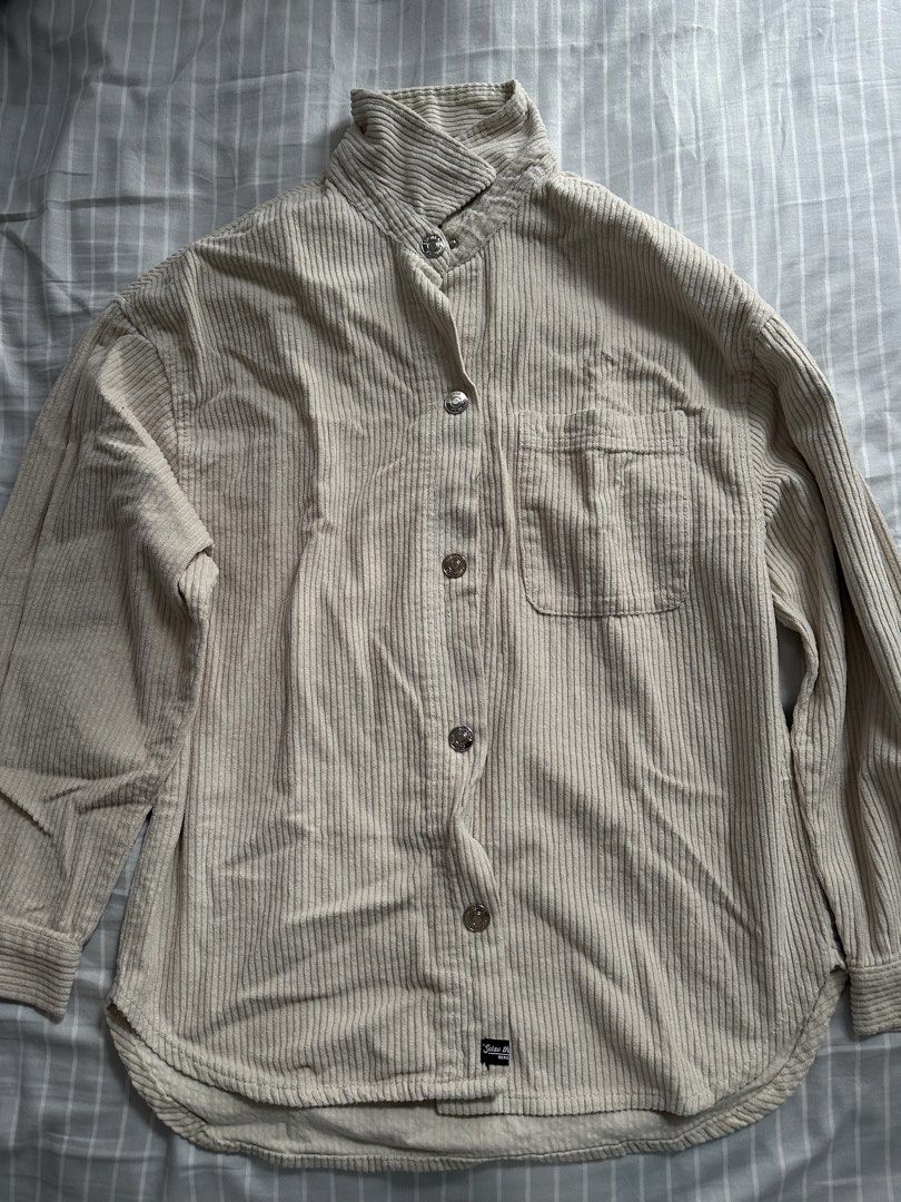 Bershka Corduroy Brown Jacket (Category: Coats, Jackets and Outerwear) located in Manila. Submitted by ilovemikunakano (Listing ID 1466912000, Image 1). Description: Tried only once RFS: too big.