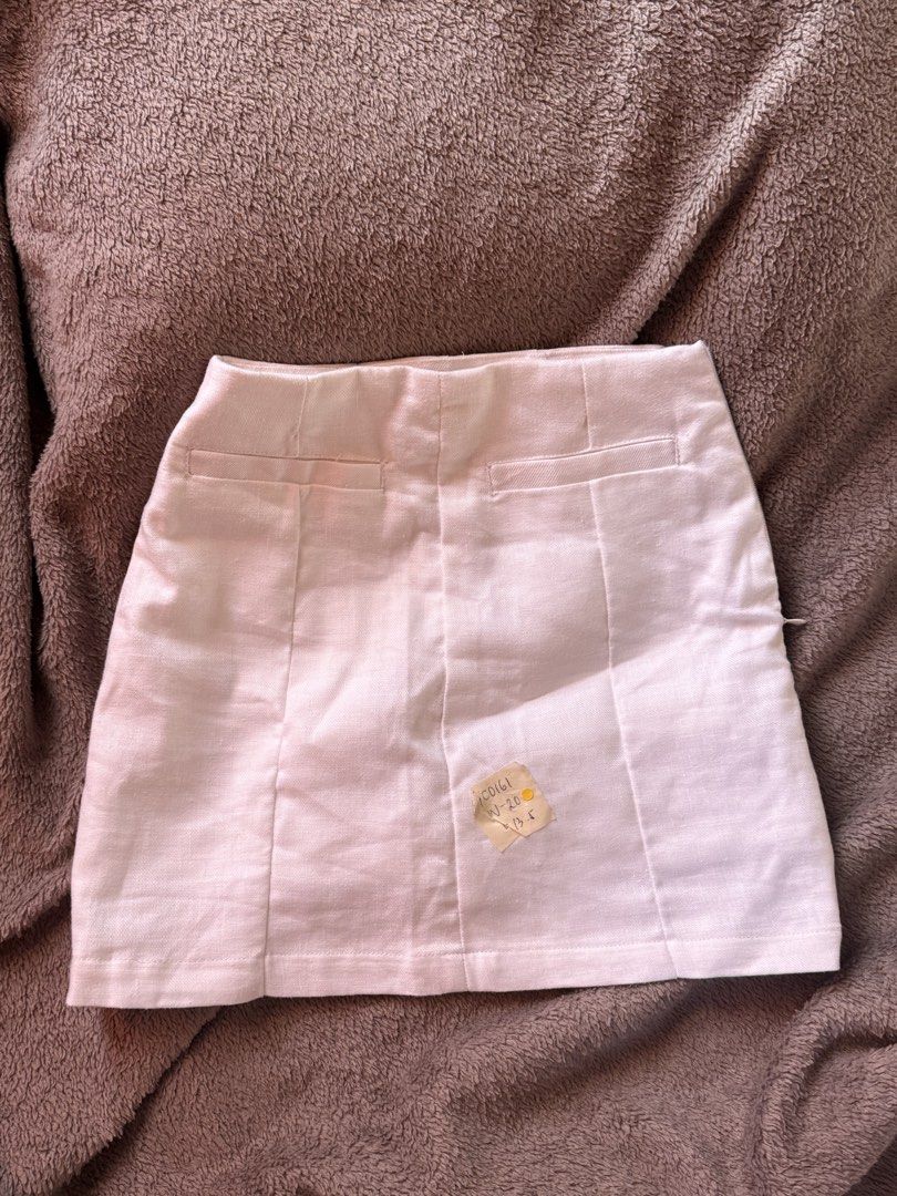 BEYOND linen skirt (Category: Skirts) located in Marikina City. Submitted by donttellanyone (Listing ID 1466969616, Image 2). Description: Measurements laid flat Waist:11in Length: 13in Linen mini skirt with lining - Details: Front and back panel seams, two faux back pockets - Closure: Side zipper - Lining: Fully lined (not see-through) Rfs: wrong size, bought this at soiree bazaar without fitting:(( araw the line beyond the label carino .
