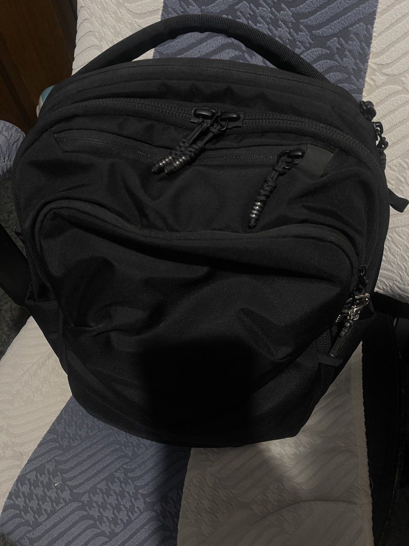 Black Everyday Laptop Backpack (Category: Backpacks) located in Makati City. Submitted by john0240 (Listing ID 1466945374, Image 1). Description: For Sale Toshi Pack 20L Zipper pull replaced Good Condition Price : 9,000PHP Meet up : Makati. Pwede dn sf..