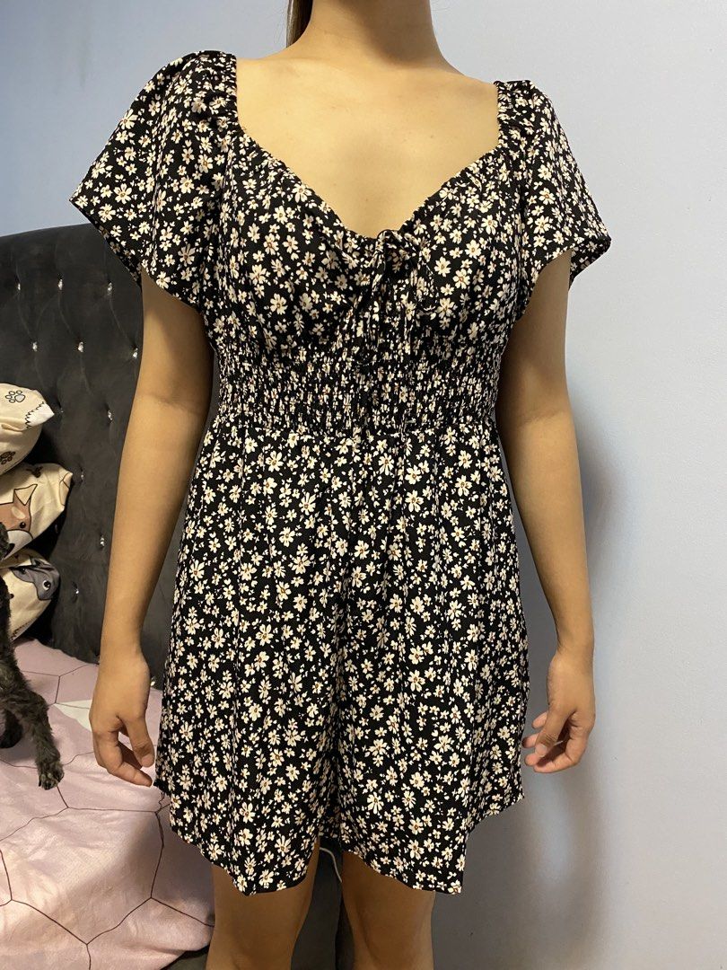Black Floral Dress (Category: Dresses) located in Manila. Submitted by geljeon_07 (Listing ID 1466787347, Image 1). Description: .