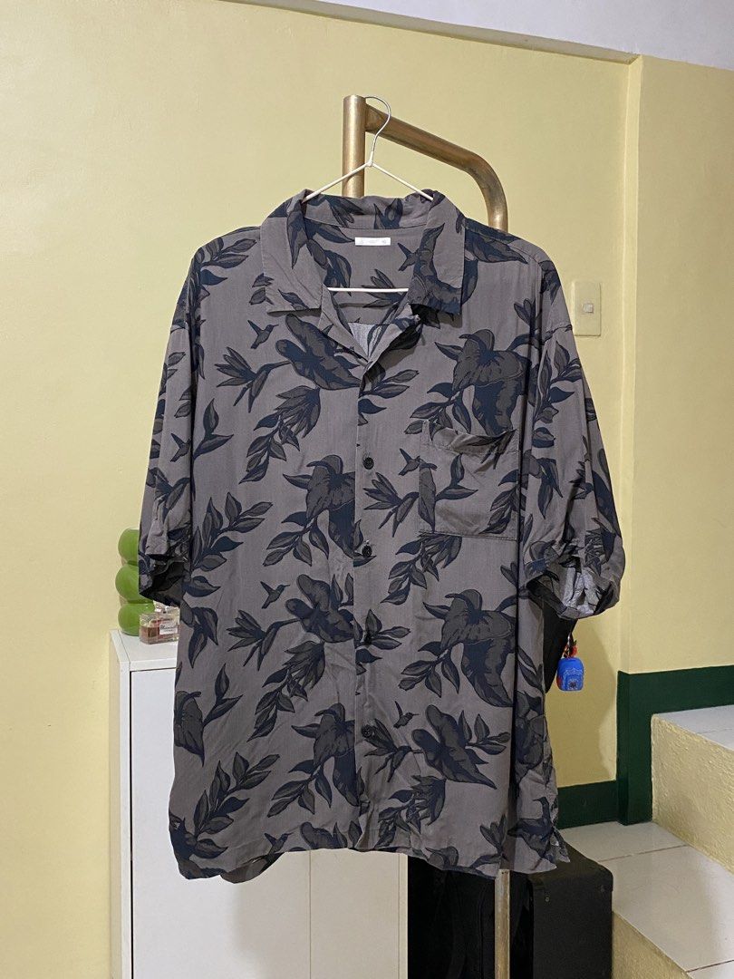BLACK PATTERNED POLO (Category: Tshirts & Polo Shirts ) located in Dasmarinas. Submitted by hannah.oakph (Listing ID 1466832938, Image 1). Description: .