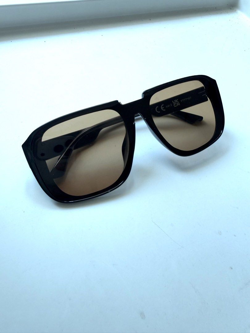 Black Square PC Frame with Brown Lense (Category: Sunglasses & Eyewear) located in Manila. Submitted by reszchebij00288 (Listing ID 1466814088, Image 2). Description: .