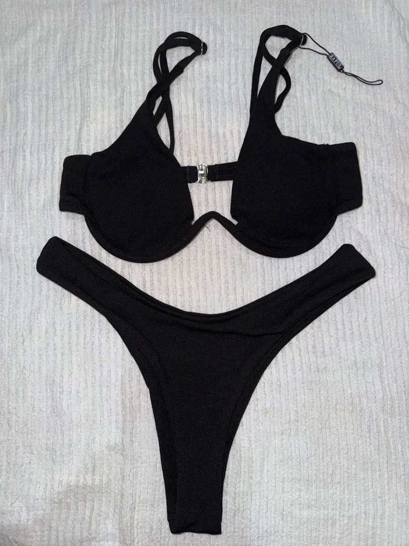 Black Two Piece Swimwear (Category: Bikinis & Swimsuits) located in Naga. Submitted by sbcookieee (Listing ID 1466838262, Image 1). Description: .