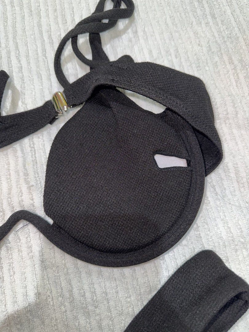 Black Two Piece Swimwear (Category: Bikinis & Swimsuits) located in Naga. Submitted by sbcookieee (Listing ID 1466838262, Image 3). Description: .