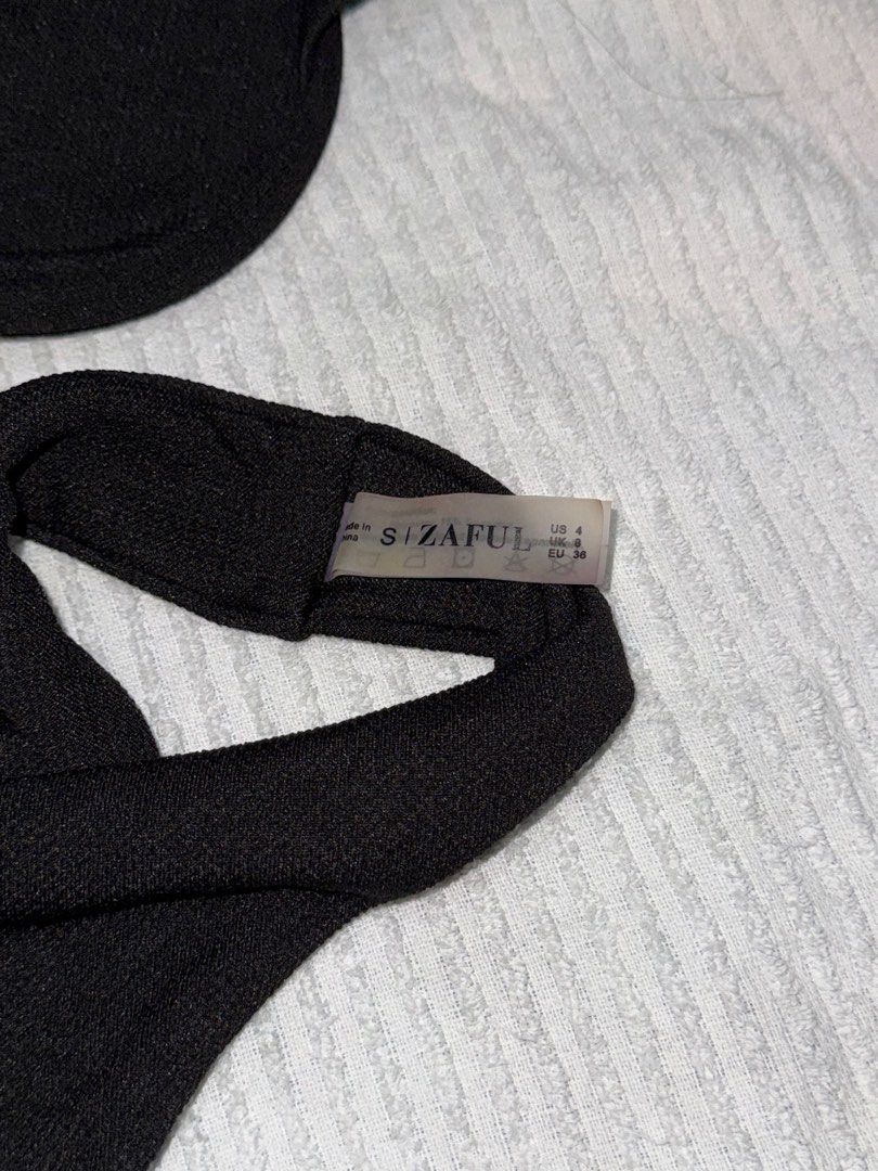 Black Two Piece Swimwear (Category: Bikinis & Swimsuits) located in Naga. Submitted by sbcookieee (Listing ID 1466838262, Image 2). Description: .