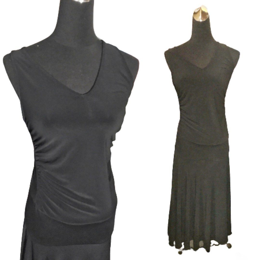 BLACK VNECK MIDI DRESS (Category: Dresses) located in Marikina City. Submitted by minimalistmanila (Listing ID 1466866660, Image 2). Description: Black long stretchy dress. 17” bust, 42.7” length. V neck style. Used once. Bought in Singapore. Grab this now! .