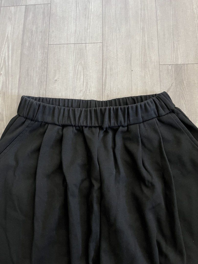 Black Wide Leg Pleated Soft Relaxed Pants (Category: Other Bottoms) located in Subic. Submitted by yuridecluttersxz (Listing ID 1466805162, Image 3). Description: Black Soft Easy Relaxed Pants - Color: Solid black - Brand: The Lemon Studios - Fit: Relaxed, wide-leg style - Waistband: Elastic/Garterized (missing adjustable drawstrings) - Details: Pleated front with side pockets (faux pocket at the back) Shipping: Delivery via J&T or meet-up around