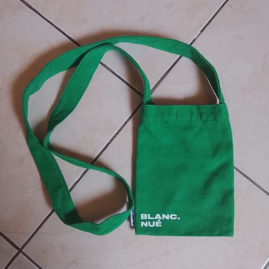 Blanc Nue - Green Sling Bag (Category: Sling Bags) located in Angeles City. Submitted by sselects_ (Listing ID 1466781446, Image 1). Description: .