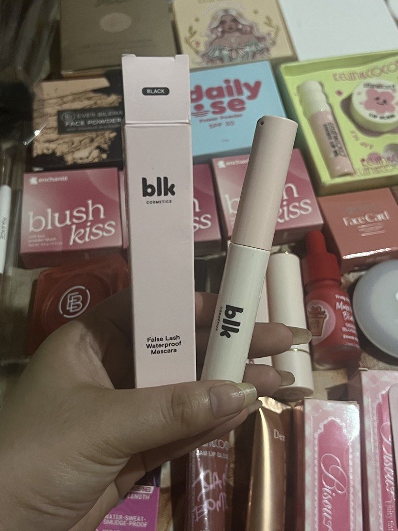 blk Cosmetics False Lash Waterproof Mascara Black (Category: Makeup) located in Manila. Submitted by catlilayf (Listing ID 1466833332, Image 1). Description: - Brand: blk cosmetics - Shade: Black - Condition: Brand new, unopened, comes with matching pink outer box - Formula: Waterproof, smudge-proof, and sweat-proof - Benefits: Adds length and volume while holding a curl all day long - Perfect for everyday use.